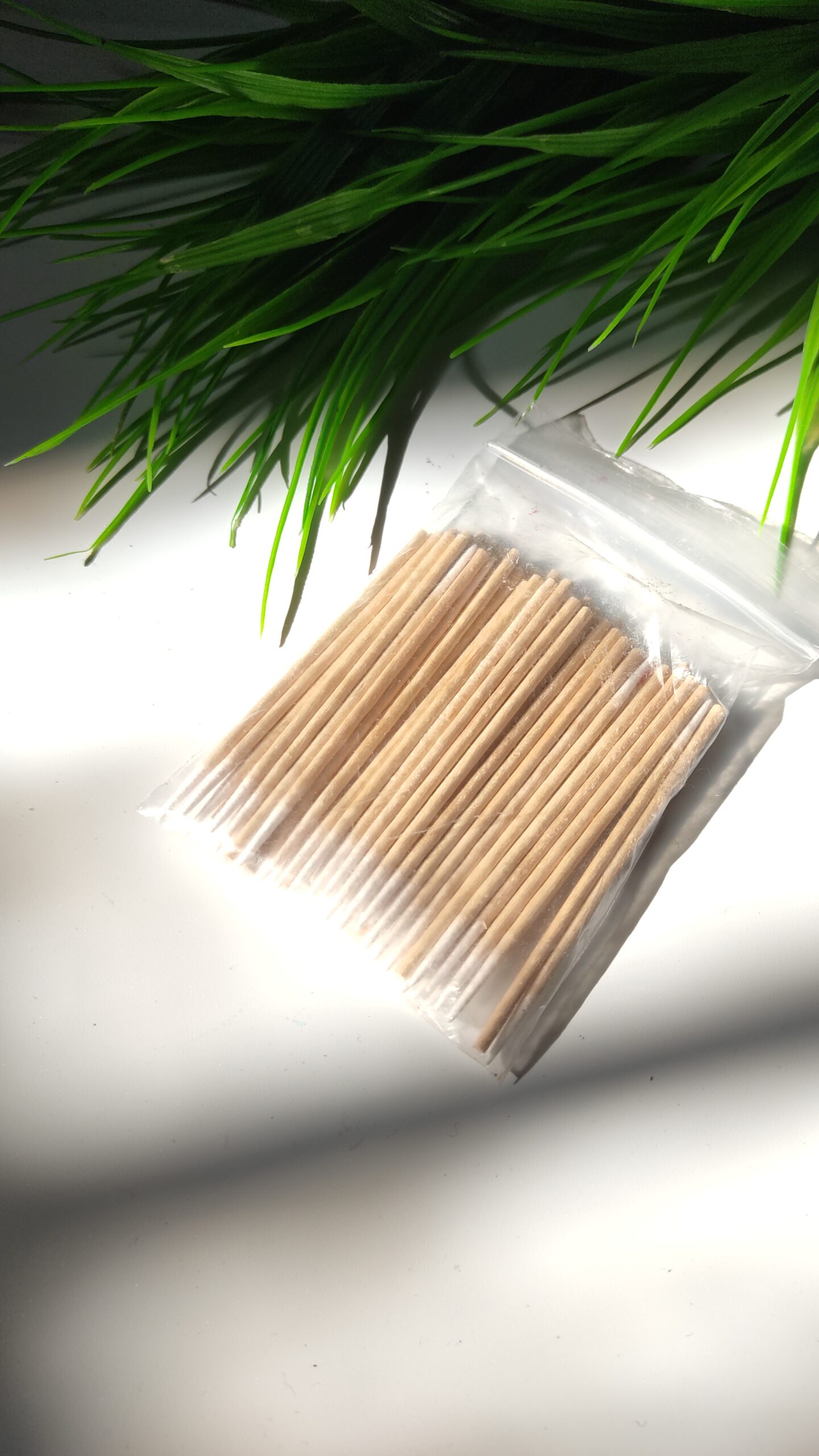 /images/products/disposables/cotton_wood_sticks_for_cuticules.jpeg